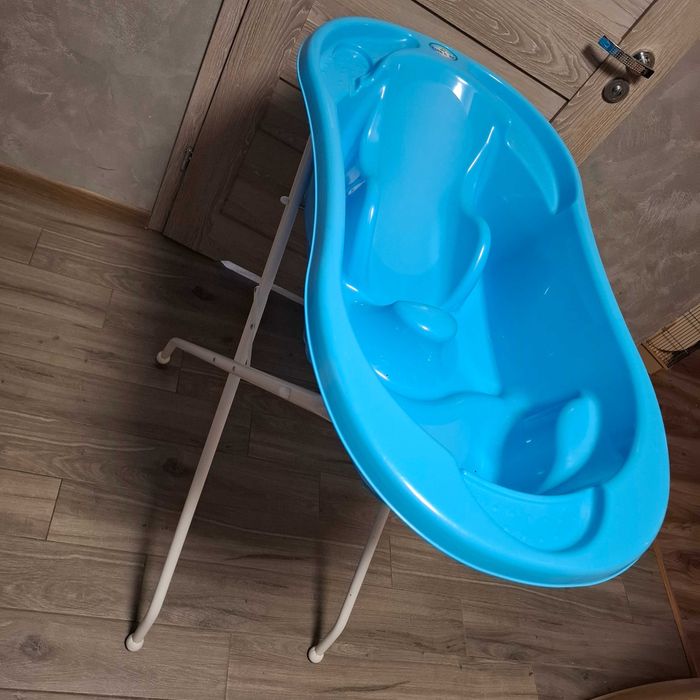 Wanienka ze stelażem dla niemowlaka