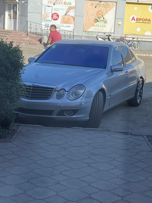 Mercedes-Benz w211