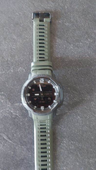 Garmin instinct Crossover Solar
