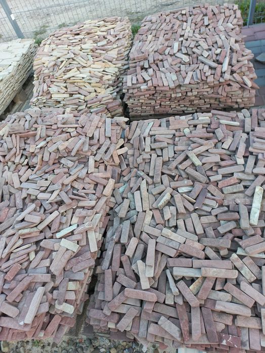 Облицювальний камінь.