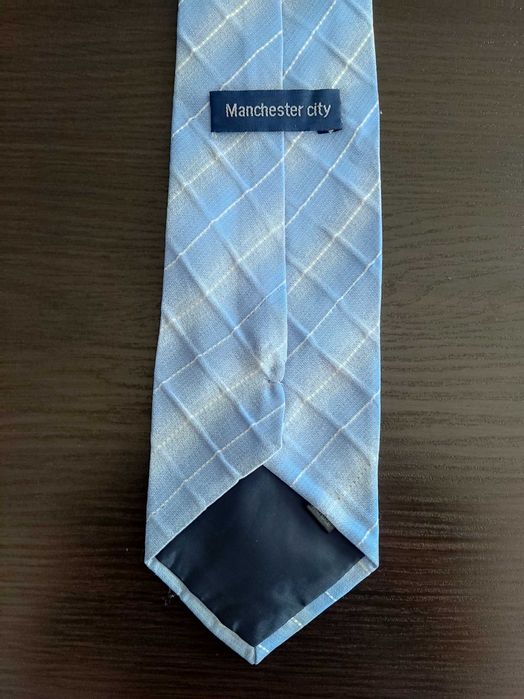 krawat męski w kolorze błękitu