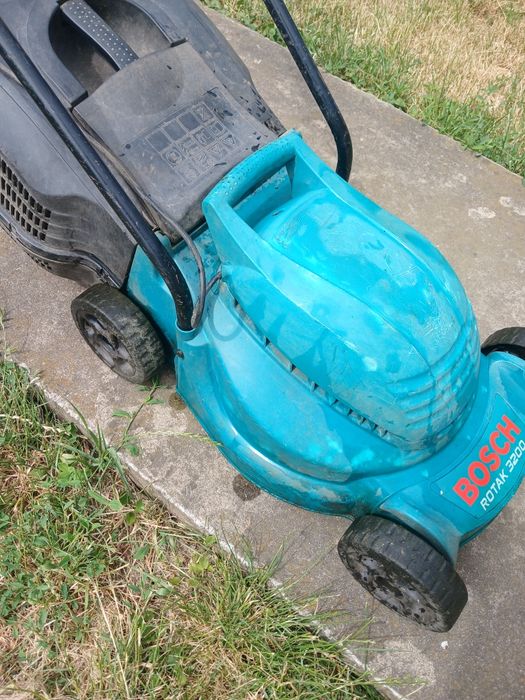 Газонокосилка Бош