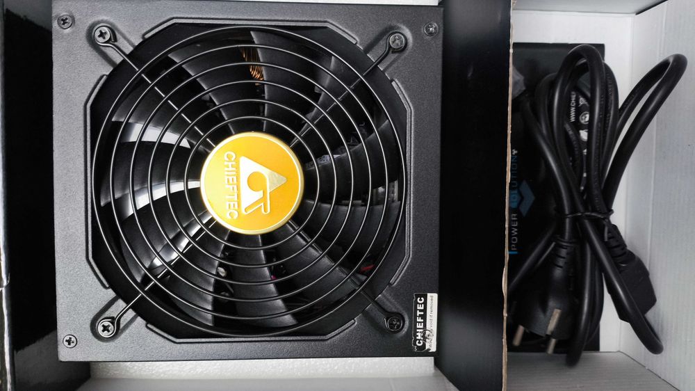 Блок питания Chieftec Proton 750 ват