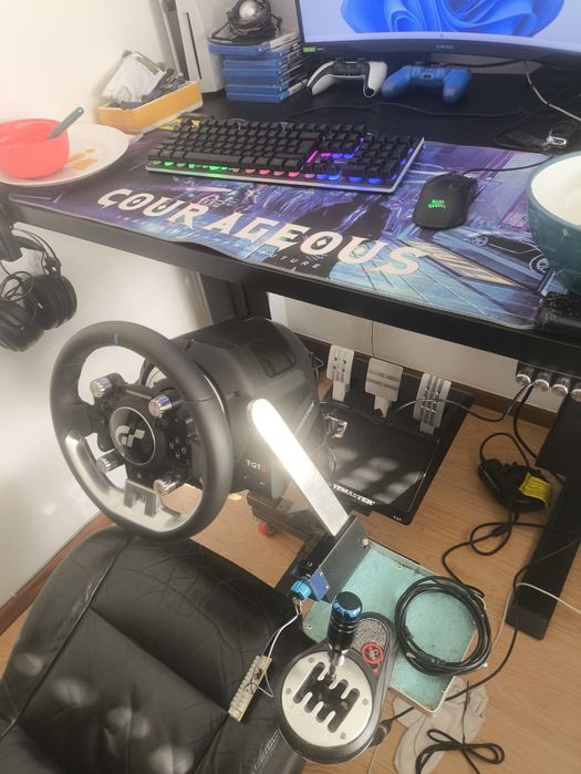 Volante Thrustmaster tgt 2 playseat completo com possibilidade de vender com ps5
