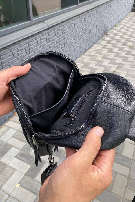 Шкіряний слінг нагрудна сумка через плече чоловіча бананка BLADE