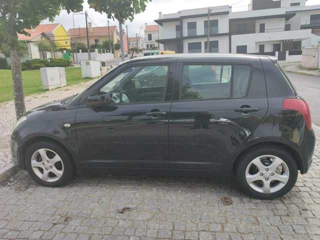 Vende-se automóvel Suzuki Swift