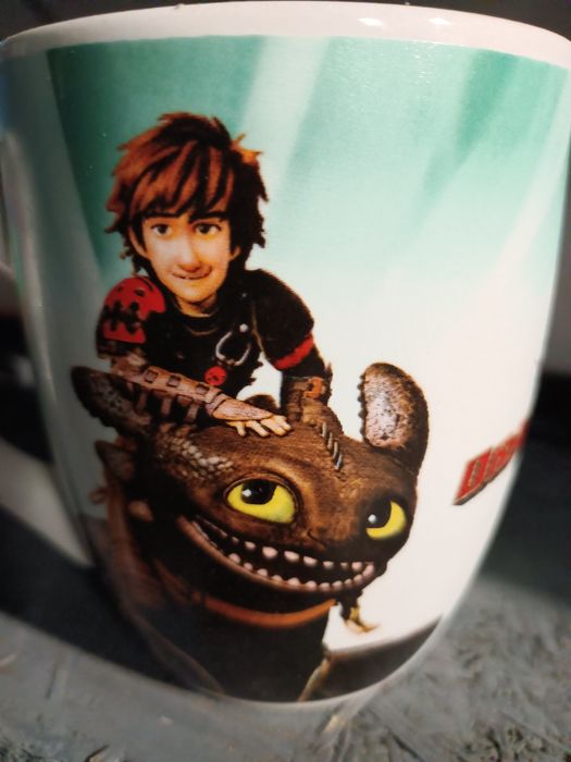 Kubek z postaciami z bajki