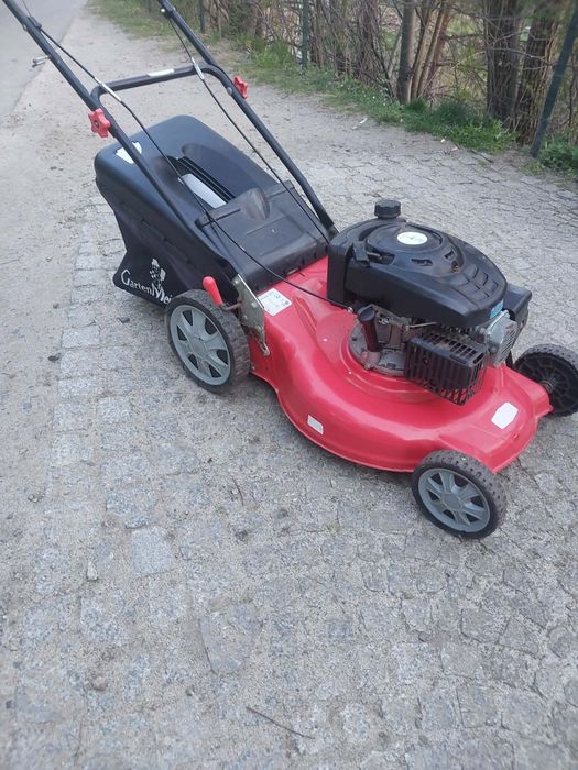 Kosiarka spalinowa z napędem