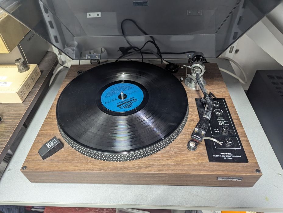 Р-в! Виниловый проигрыватель Rotel RP-1500. Belt Drive. JAPAN