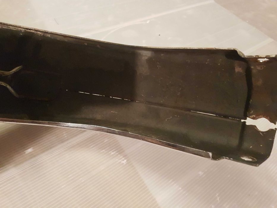 Kieł zderzaka przedni prawy mercedes W123 coupe