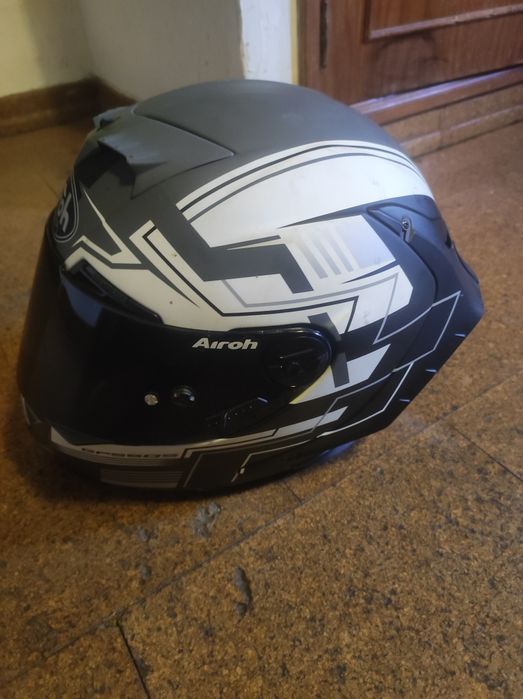 Capacete airoh gp550s