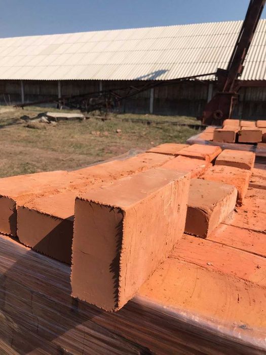 Кирпич рядовой красный с доставкой, м110 марка (цегла рядова)