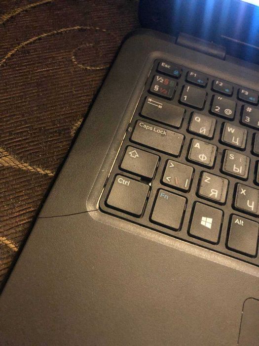 ноутбук dell Latitude 3310