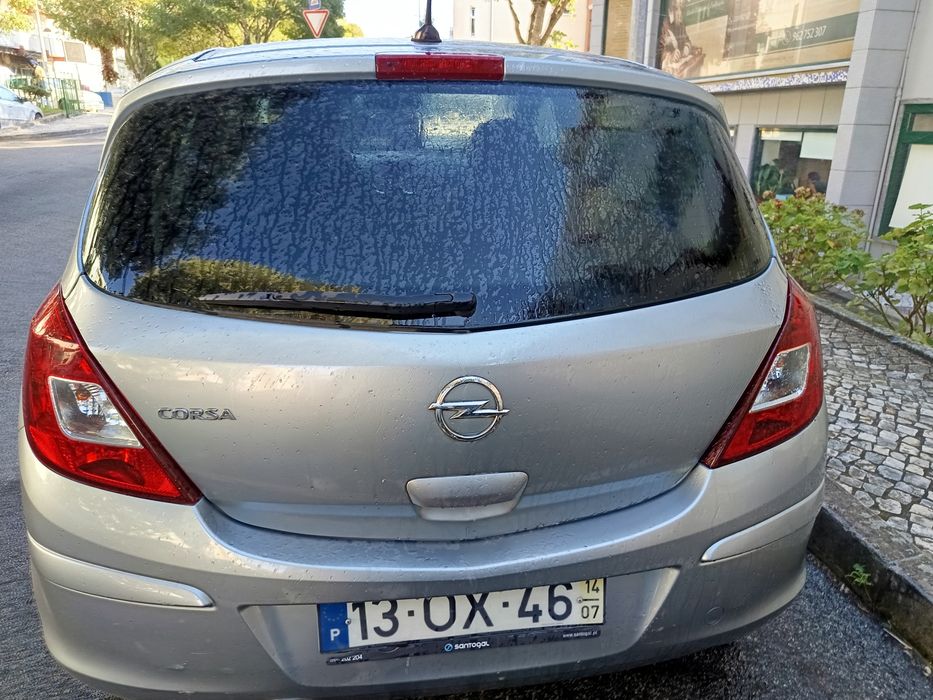 Opel Corsa 1.2 85 cv, 5 portas, julho de 2014 e 100.000 km