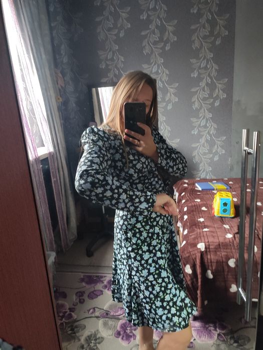 Сукня в квіти від Primark, розмір 34