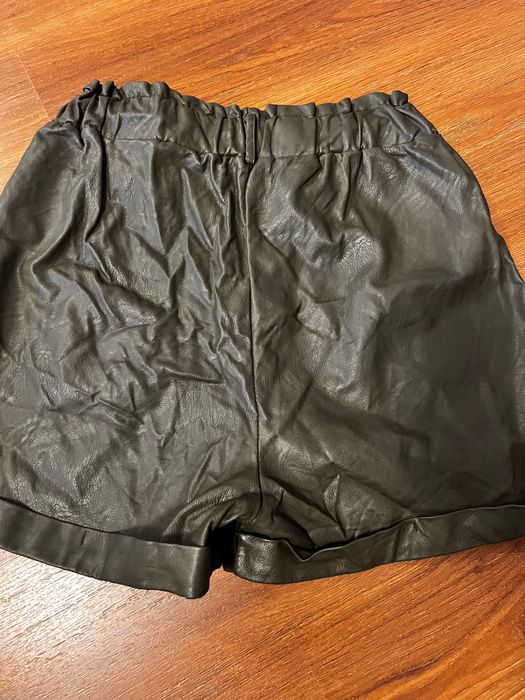 Шкіряні шорти розмір М-Л