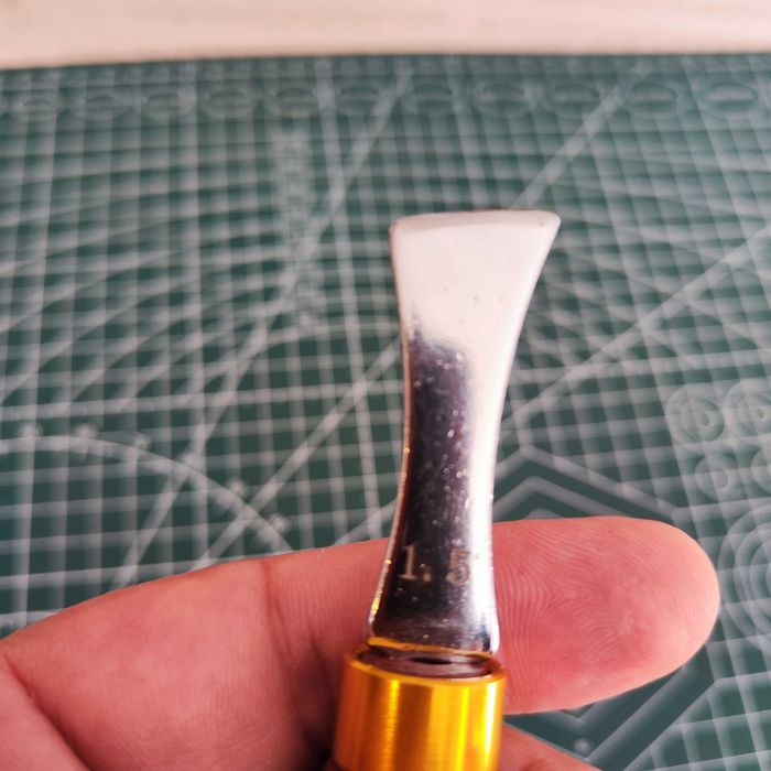 Bigówka do skóry (creaser)