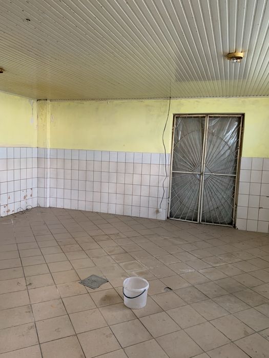 Продам комерційну будівлю