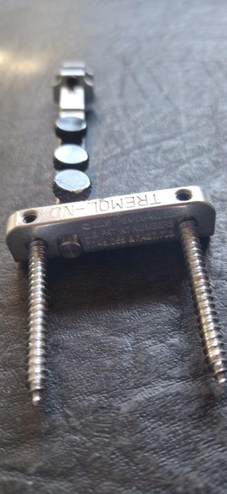 Tremol-No sistema de bloqueio tremolo ou Floyd Rose