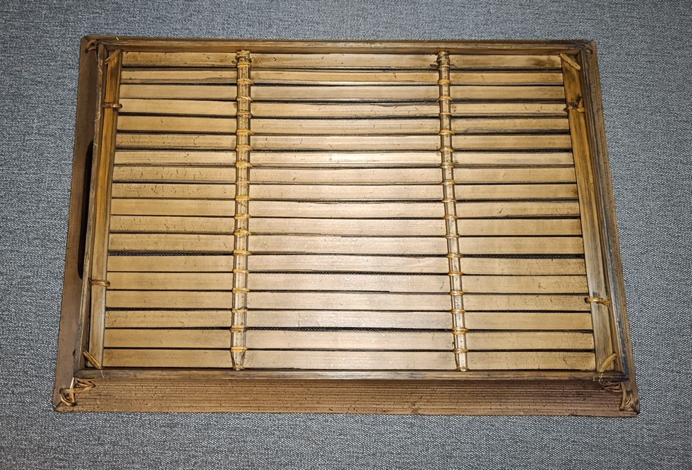 Tabuleiro de bambu e madeira