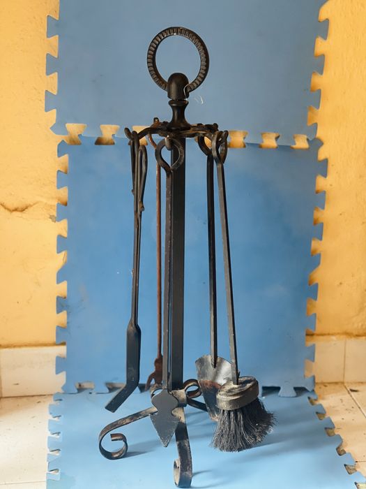 Tela de lareira com ferro fundido meados do século