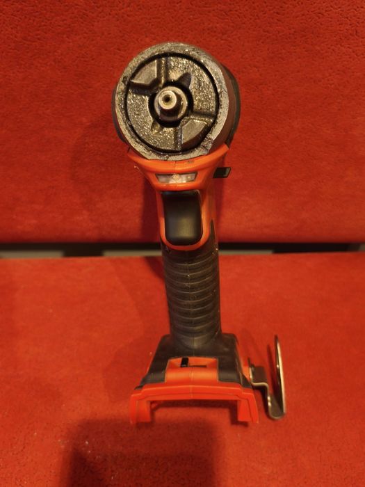 Zakretarka milwaukee BID