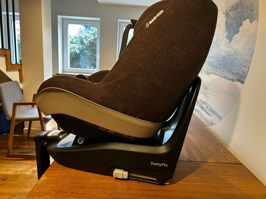 Fotelik Maxi-Cosi 2wayPearl + baza 2way fix (isofix)