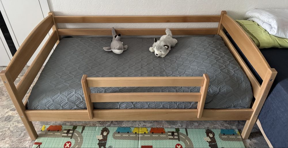 Ліжко дитяче з натурального буку 157см х 85 см з ортопедичним  матрасом