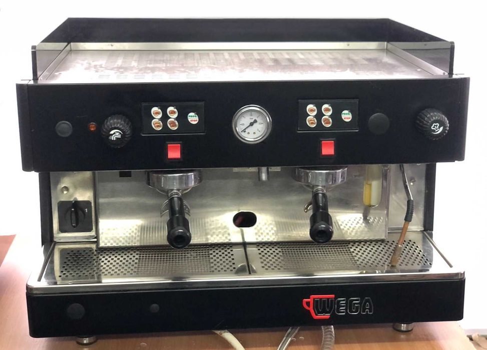 Кофемашина Wega Orion 2GR. Професійна кавомашина.