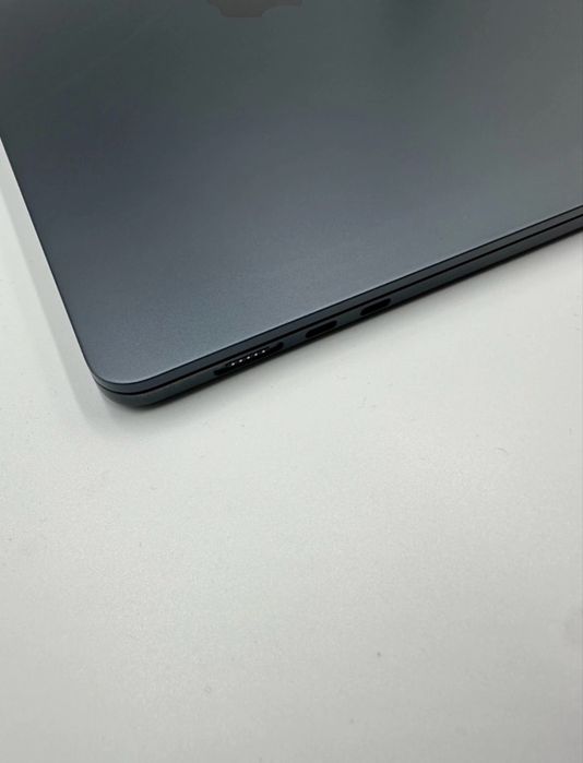 MacBook Air 15” (2025) – M4 – 16GB RAM – 256GB SSD – Midnight – Open Box - ISO