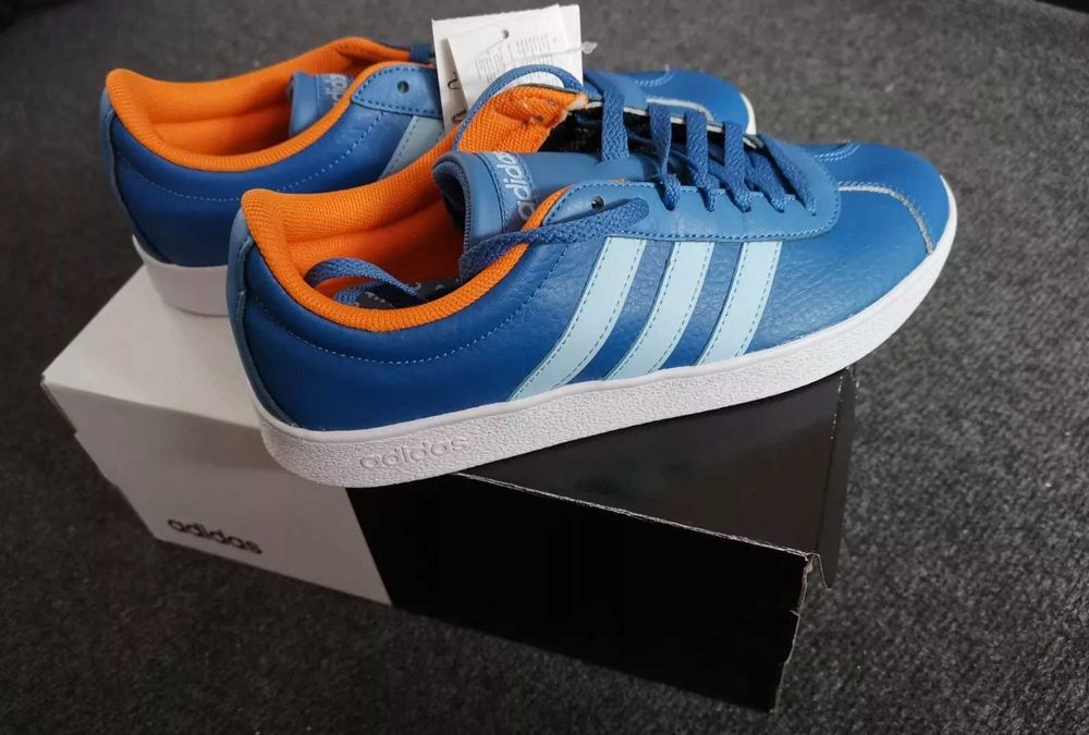 шикарные кроссовки adidas натуральная кожа новые