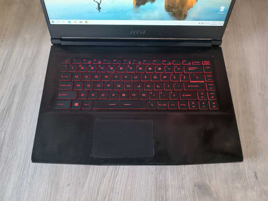 Игровой ноутбук MSi 15.6" 16GB SSD 256GB+HDD 500GB GTX 1650 MaxQ IPS