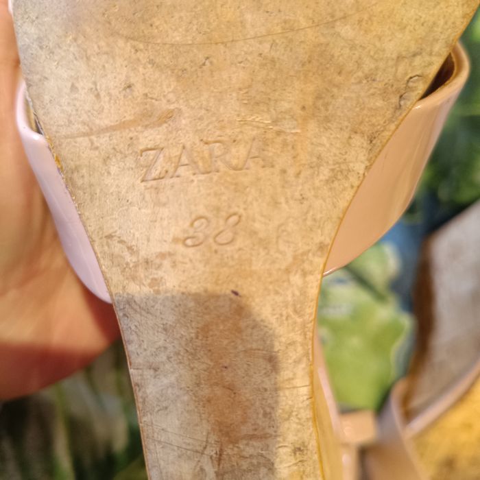 Buty na koturnie Zara