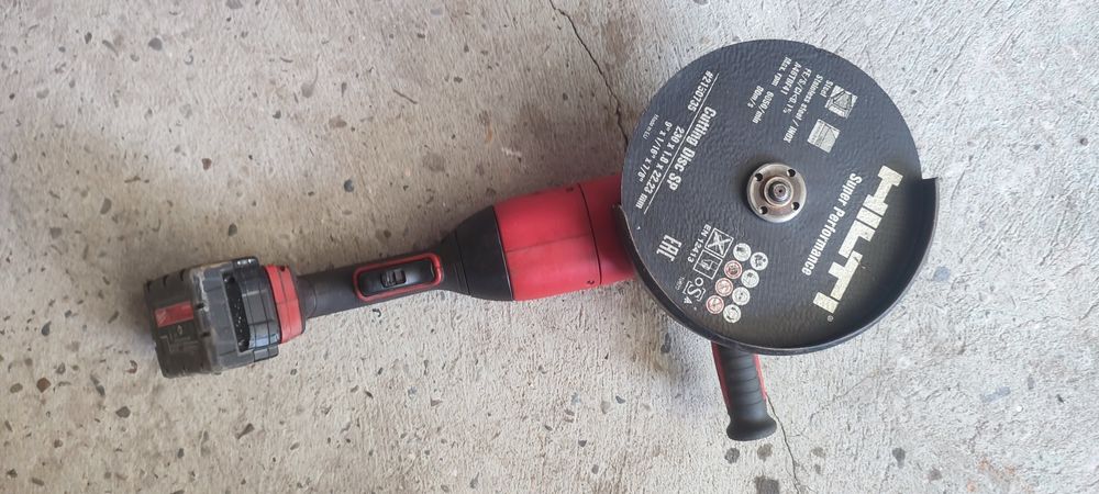 Milwaukee szlifierka kątowa 230 duza