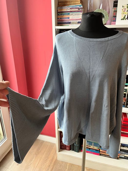 Niebieski sweterek Mango