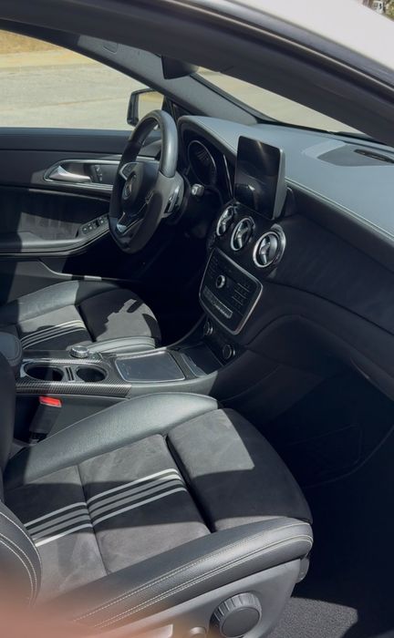 Mercedes-Benz CLA 220d AMG Line 177 cv | 2017 | Teto Panorâmico | Câmara de Marcha-atrás