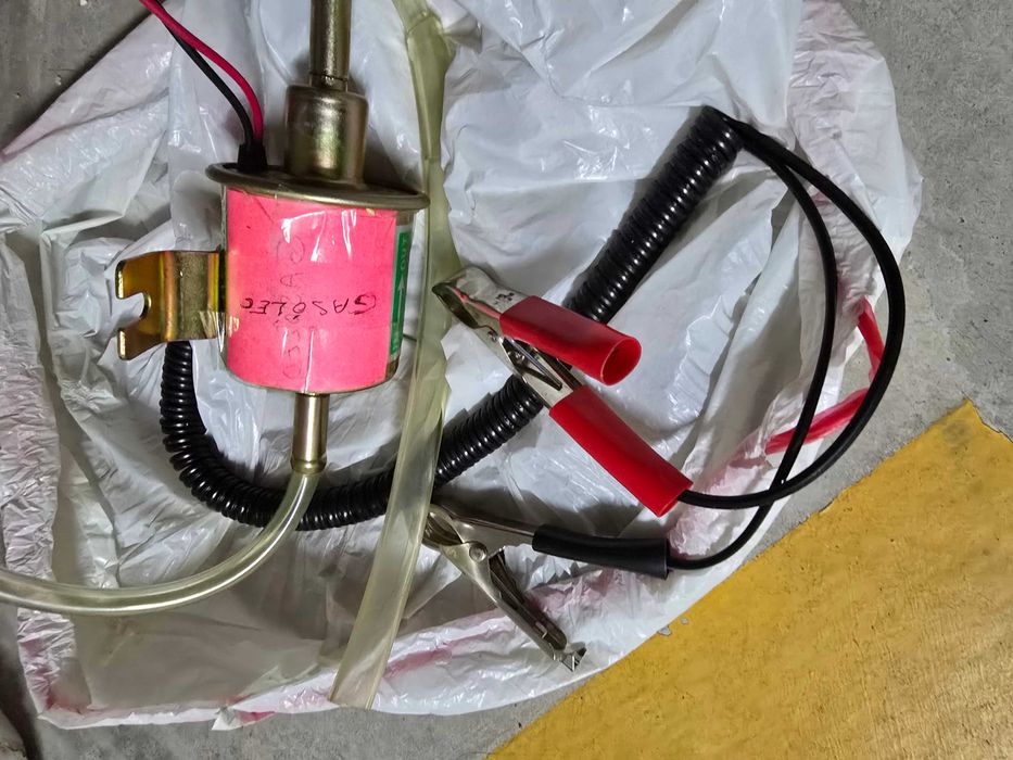 Bomba de Gasóleo com respetivos cabos para Trasfega