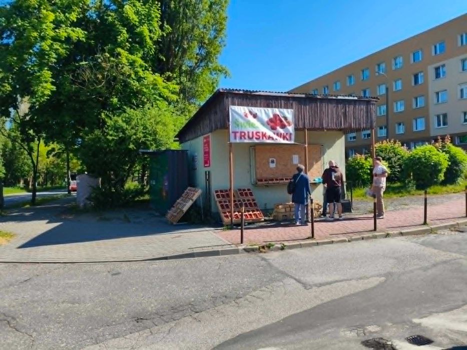 Budynek handlowo-usługowy DO PRZEJECIA! – 15 m² + ogródek 6 m²  Szkola 50m!