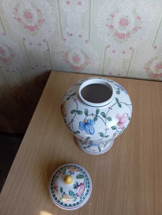 Jarro em cerâmica antiga