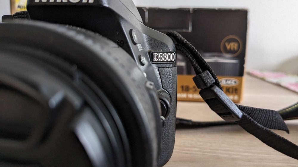 Nikon D5300 + 3 Lentes + Memory Card - Câmara Fotográfica DSLR 24.2 MP63825784295681121