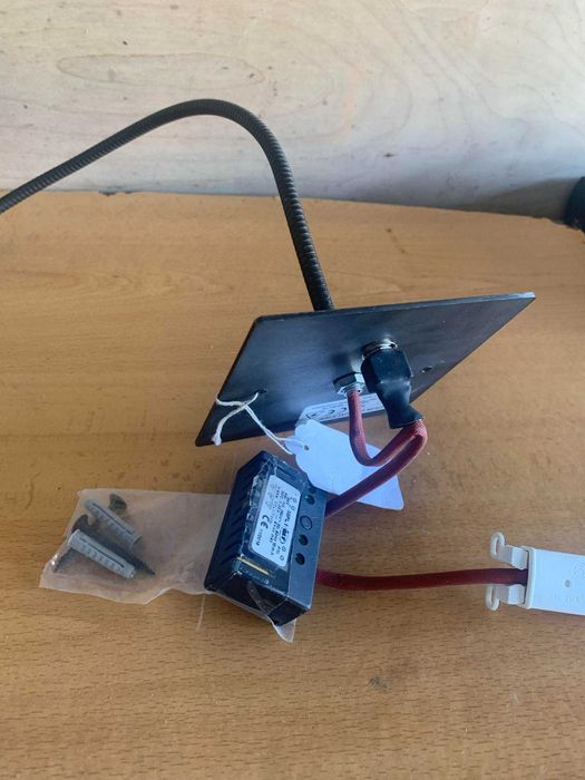 Candeeiros de parede novos