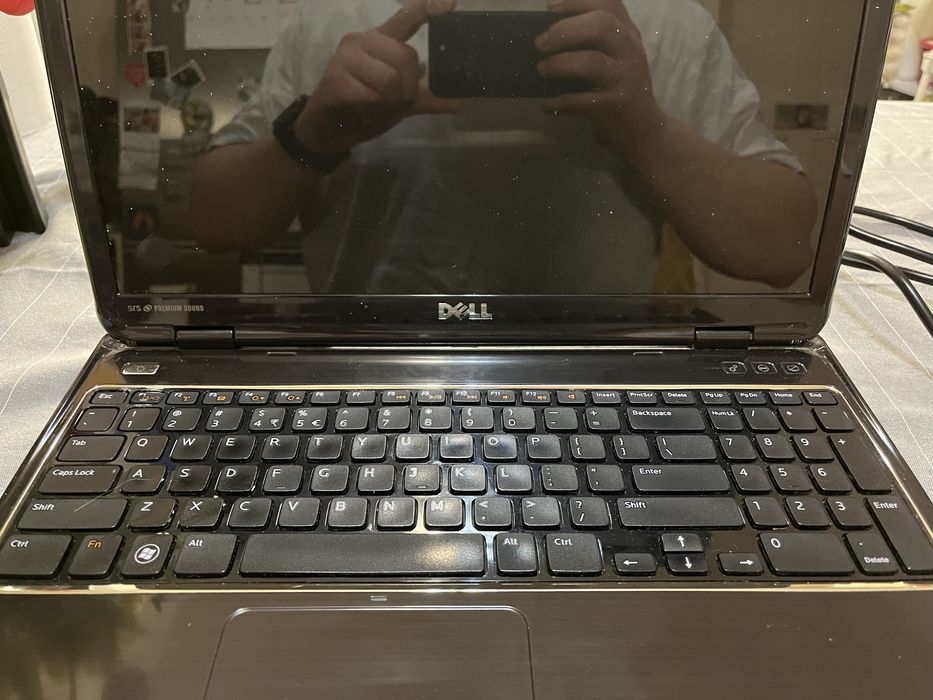 Laptop dell inspirion