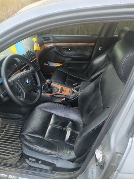 Автомобіль BMW E39
