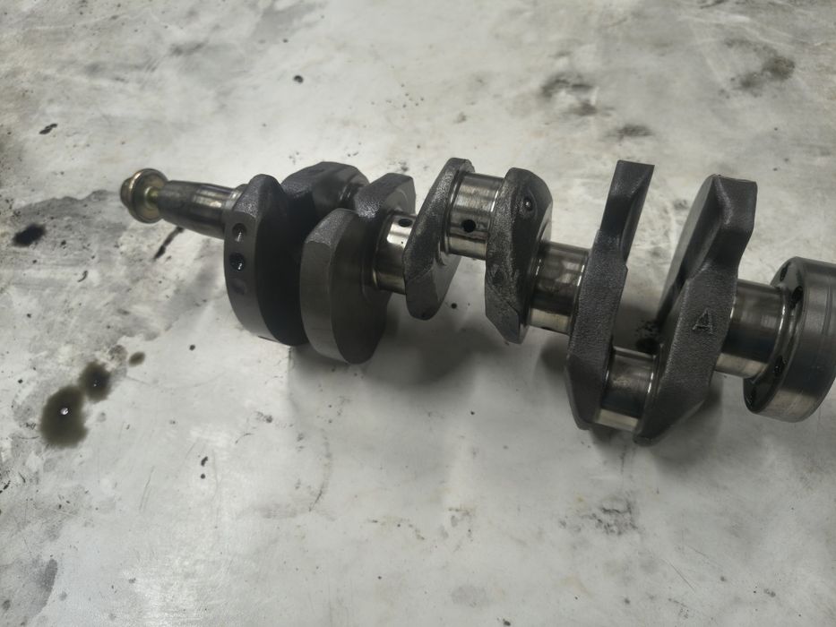 Wał korbowy Daihatsu DM 950 DTH