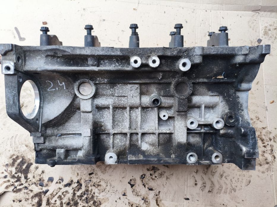 Блок цилиндров G4KA,G4KC,2.0-2.4бензин Киа,Хюндай,Kia Hyundai