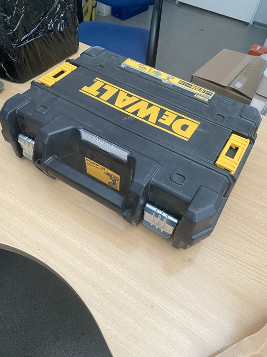 Walizka od wkrętarki DeWalt