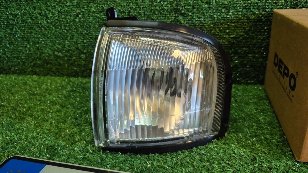 Farolim Frente Esquerdo Mazda B2500 1999 Ref. 216-1542L-UE NOVO DEPO