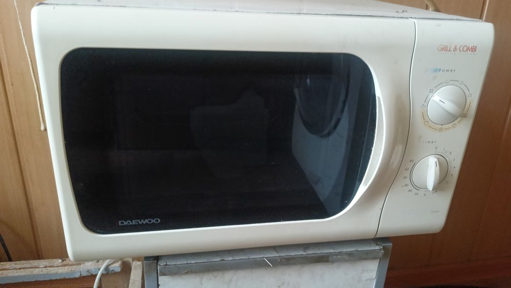 Мікрохвильова печ Daewoo KOG-8465