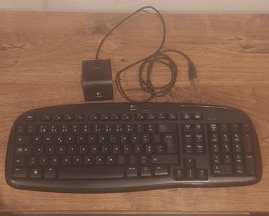 Monitor Asus Tuf Gaming para peças + teclado Logitech sem fios