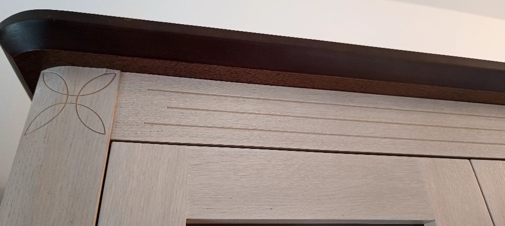 Witryna dąb bielony w stylu prowansalskim